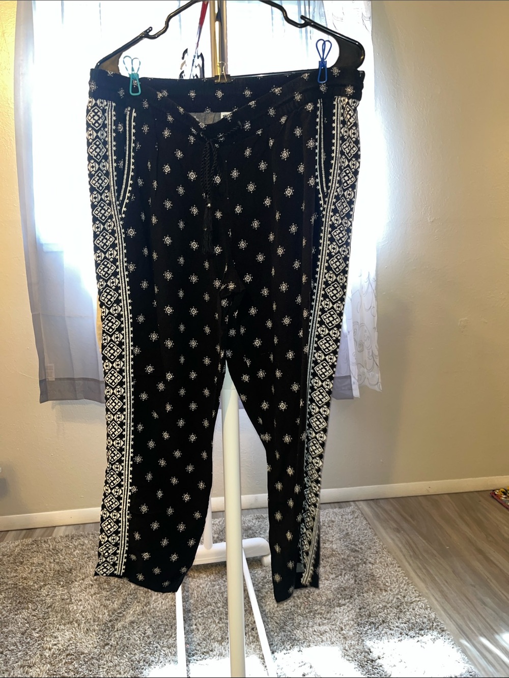 Old Navy Sz L soft boho black white drawstring pants